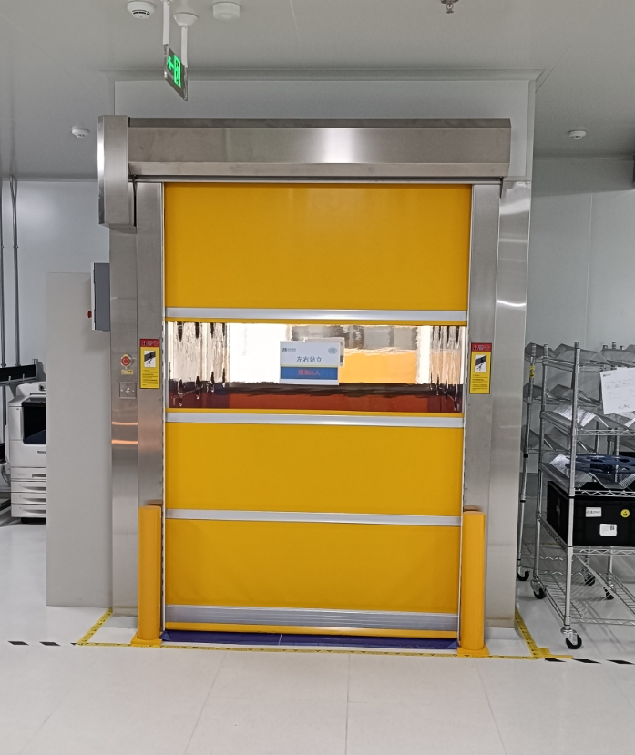 天津經(jīng)緯恒潤科技風淋室安裝完畢