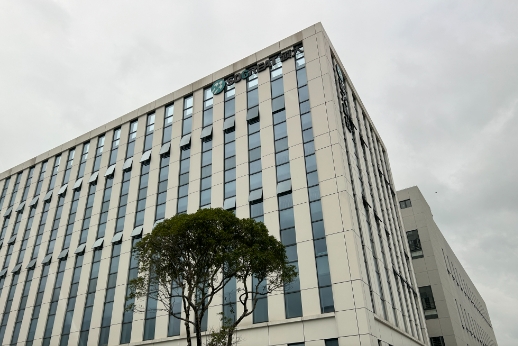 桐鄉(xiāng)桐大汽車(chē)電子10萬(wàn)級(jí)無(wú)塵車(chē)間圓滿(mǎn)竣工